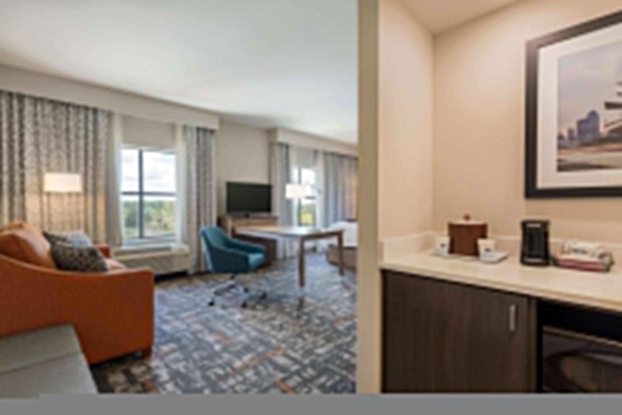 Hotel Hampton & Mill Civic West Des Moines
