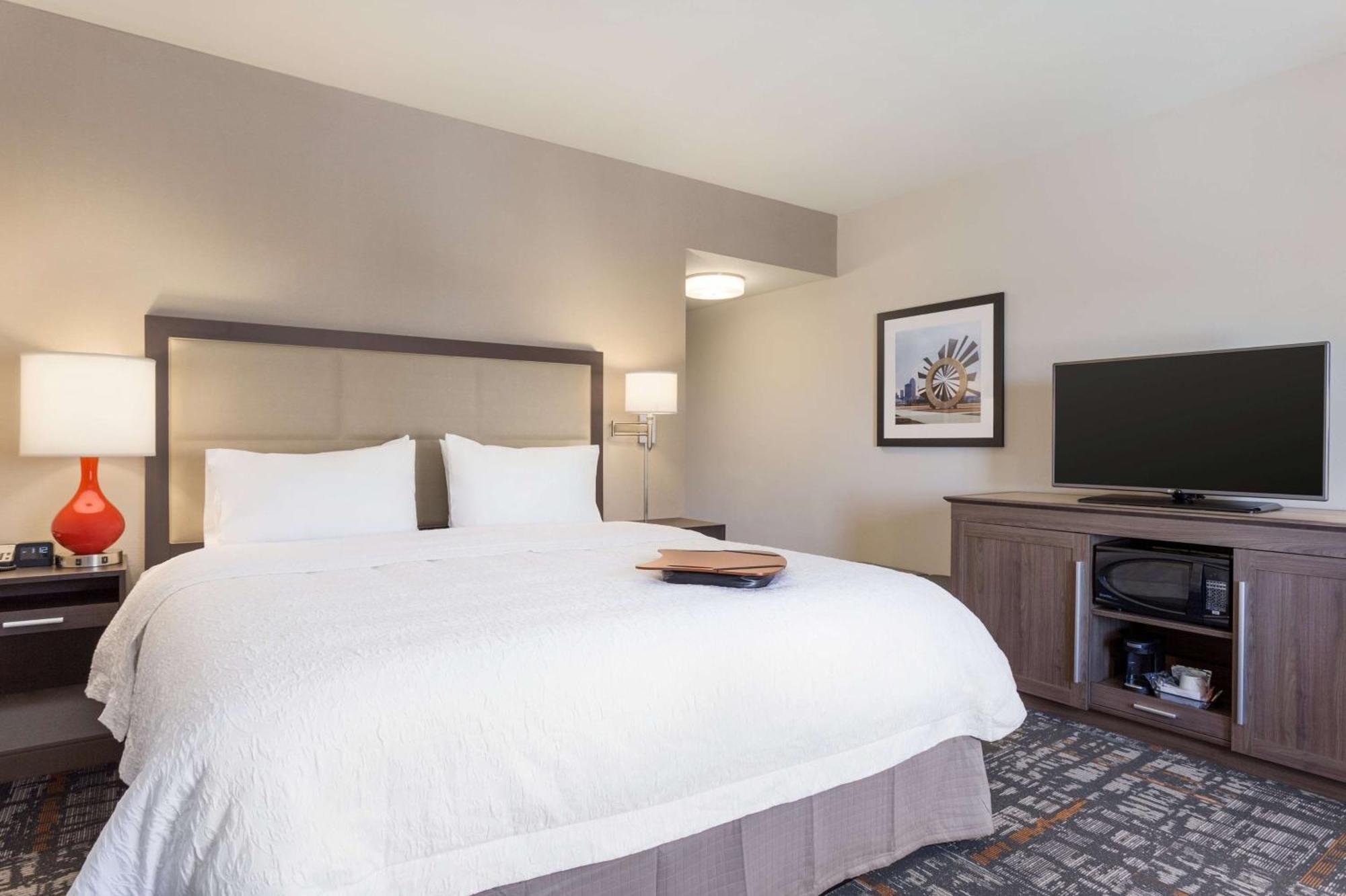Hotel Hampton Inn&suites Mill Civic