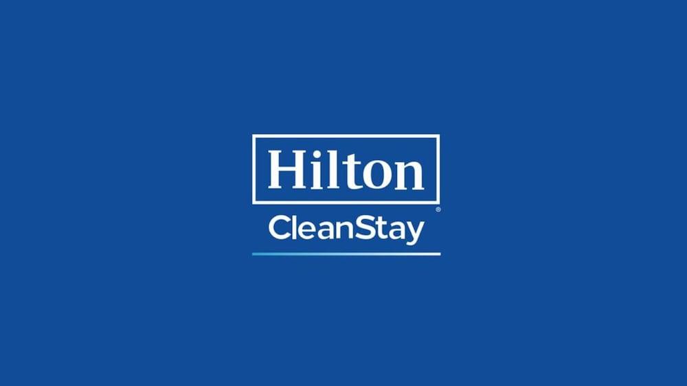 Hampton Inn&suites Mill Civic Hotel 3*